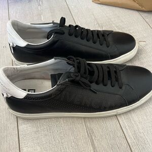 GIVENCHY SNEAKERS size 43 men’s